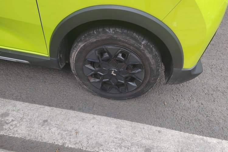 Used Wuling Hongguang MINIEV 2022 GAMEBOY 200km Gaming Edition with Lithium Iron Phosphate Right Front Wheel Hub