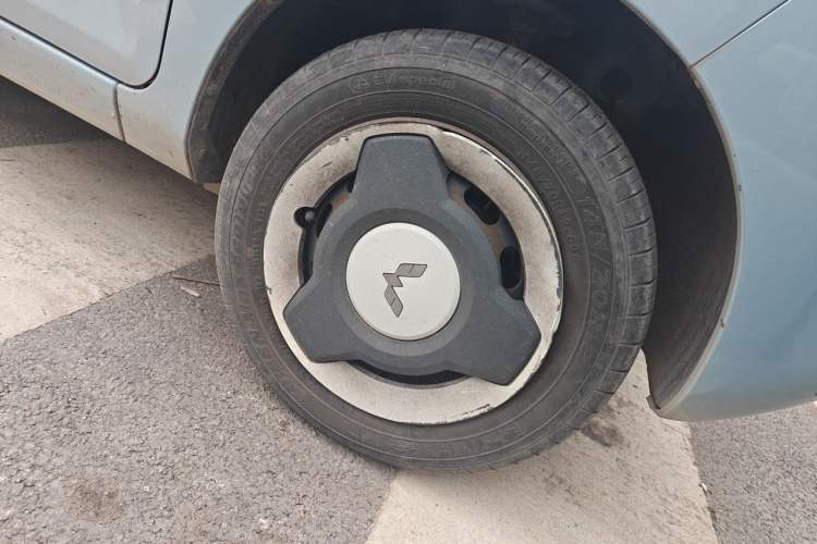 Used Wuling Hongguang MINIEV 2022 Easy Version Lithium Iron Phosphate Right Front Wheel Hub