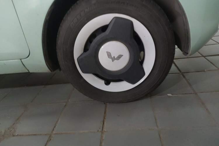 Used Wuling Hongguang MINIEV 2022 Enjoy Edition Lithium Iron Phosphate Right Front Wheel Hub