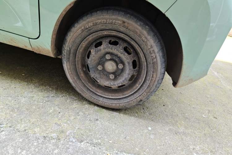 Used Wuling Hongguang MINIEV 2022 Macaron Premium Model – Lithium Iron Phosphate Right Front Wheel Hub