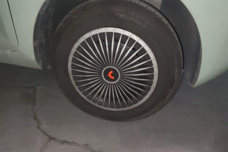 Used Wuling Hongguang MINIEV 2022 Macaron Premium Model – Lithium Iron Phosphate Right Front Wheel Hub