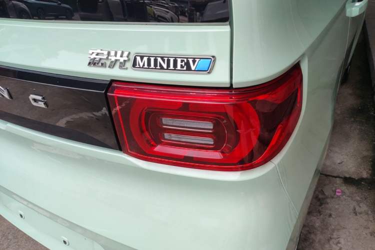 Used Wuling Hongguang MINIEV 2022 Macaron Premium Model – Lithium Iron Phosphate Right Rear Taillight