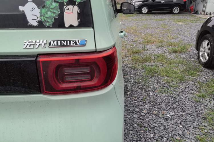 Used Wuling Hongguang MINIEV 2022 Macaron Premium Model – Lithium Iron Phosphate Right Rear Taillight