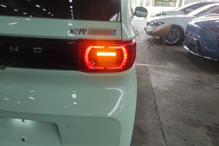 Used Wuling Hongguang MINIEV 2022 Macaron Fashion Model Lithium Iron Phosphate Right Rear Taillight