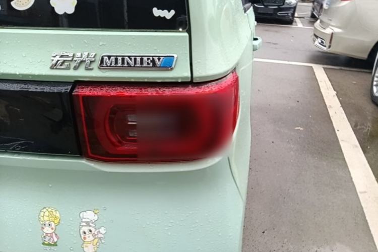 Used Wuling Hongguang MINIEV 2022 Macaron Premium Model – Lithium Iron Phosphate Right Rear Taillight