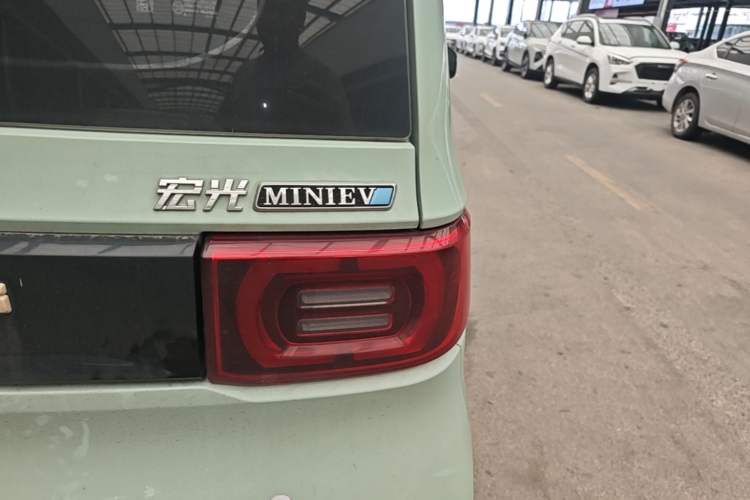 Used Wuling Hongguang MINIEV 2022 Macaron Premium Model – Lithium Ternary Battery Right Rear Taillight
