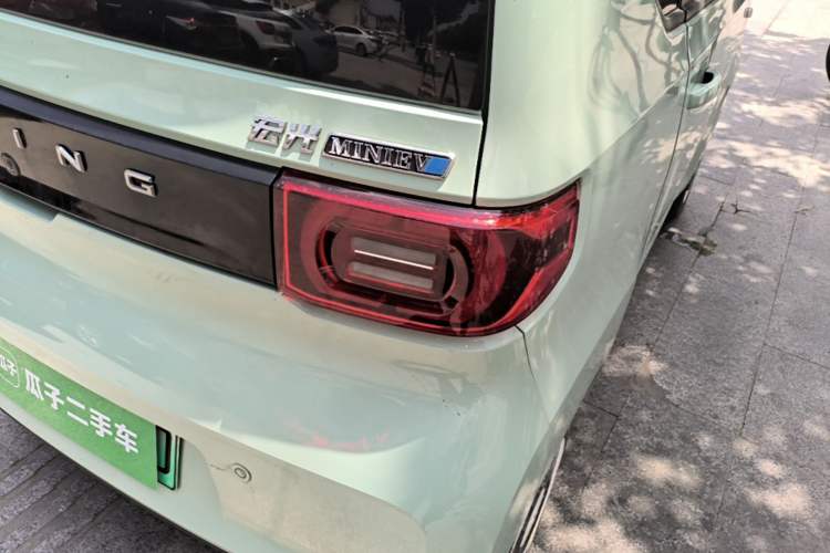 Used Wuling Hongguang MINIEV 2022 Macaron Premium Model – Lithium Iron Phosphate Right Rear Taillight