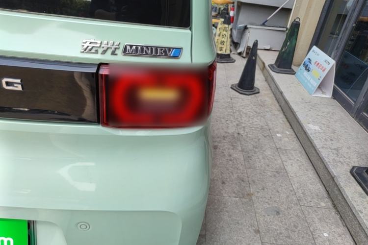 Used Wuling Hongguang MINIEV 2022 Macaron Premium Model – Lithium Iron Phosphate Right Rear Taillight