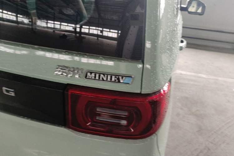 Used Wuling Hongguang MINIEV 2022 Macaron Premium Model – Lithium Iron Phosphate Right Rear Taillight