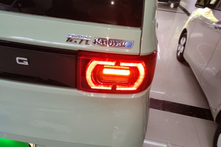 Used Wuling Hongguang MINIEV 2022 Macaron Premium Model – Lithium Iron Phosphate Right Rear Taillight