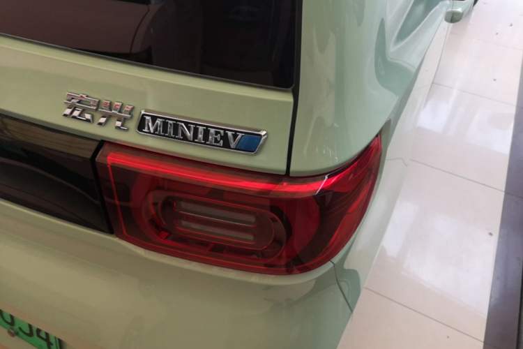 Used Wuling Hongguang MINIEV 2022 Macaron Premium Model – Lithium Ternary Battery Right Rear Taillight
