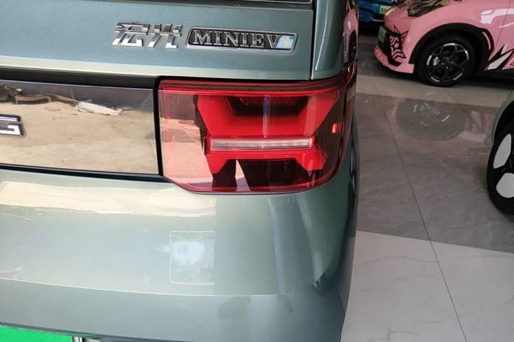 Used Wuling Hongguang MINIEV 2022 GAMEBOY 300km Enthusiast Model with Lithium Iron Phosphate Right Rear Taillight