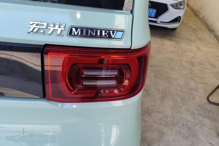 Used Wuling Hongguang MINIEV 2022 Macaron Premium Model – Lithium Iron Phosphate Right Rear Taillight