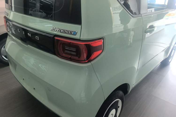 Used Wuling Hongguang MINIEV 2022 Macaron Fashion Edition Lithium-Nickel-Cobalt-Alpha-oxide Right Rear Taillight