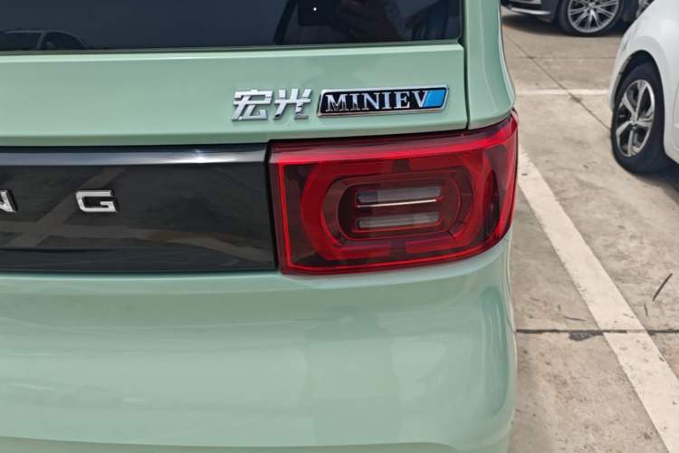 Used Wuling Hongguang MINIEV 2022 Macaron Fashion Model Lithium Iron Phosphate Right Rear Taillight