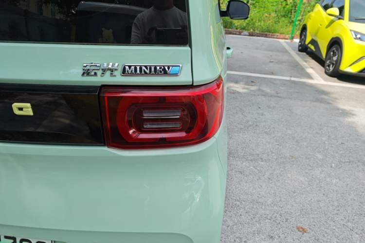Used Wuling Hongguang MINIEV 2022 Macaron Fashion Edition Lithium-Nickel-Cobalt-Alpha-oxide Right Rear Taillight