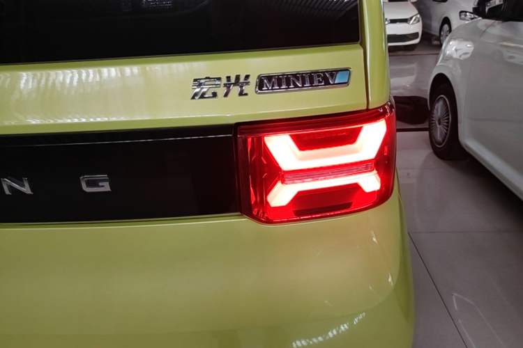 Used Wuling Hongguang MINIEV 2022 GAMEBOY 200km Gaming Edition with Lithium Iron Phosphate Right Rear Taillight