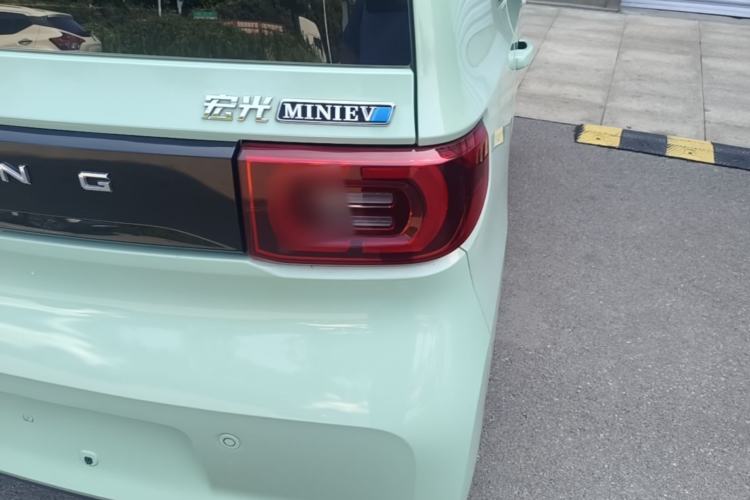 Used Wuling Hongguang MINIEV 2022 Macaron Premium Model – Lithium Iron Phosphate Right Rear Taillight
