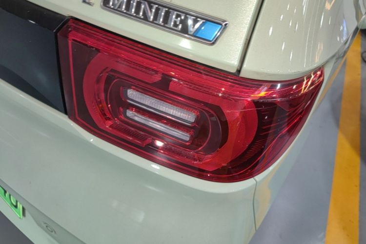 Used Wuling Hongguang MINIEV 2022 Macaron Premium Model – Lithium Ternary Battery Right Rear Taillight