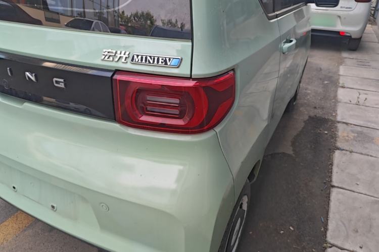 Used Wuling Hongguang MINIEV 2022 Macaron Fashion Edition Lithium-Nickel-Cobalt-Alpha-oxide Right Rear Taillight