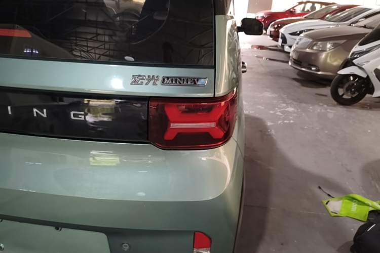 Used Wuling Hongguang MINIEV 2022 GAMEBOY 200km Gaming Edition with Lithium Iron Phosphate Right Rear Taillight