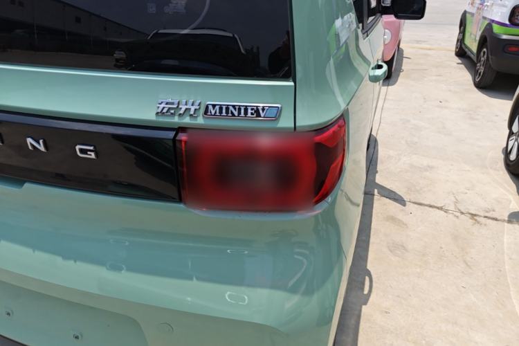 Used Wuling Hongguang MINIEV 2022 Macaron Premium Model – Lithium Iron Phosphate Right Rear Taillight