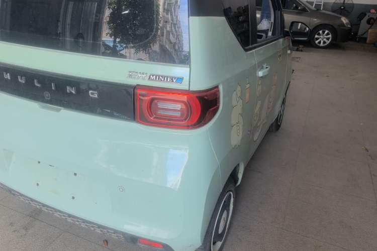 Used Wuling Hongguang MINIEV 2022 Macaron Premium Model – Lithium Iron Phosphate Right Rear Taillight