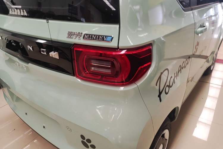 Used Wuling Hongguang MINIEV 2022 Macaron Premium Model – Lithium Iron Phosphate Right Rear Taillight