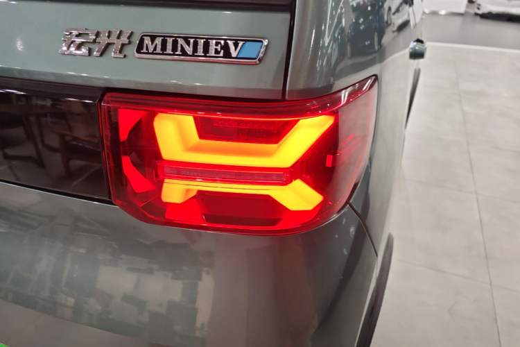 Used Wuling Hongguang MINIEV 2022 GAMEBOY 200km Gaming Edition with Lithium Iron Phosphate Right Rear Taillight