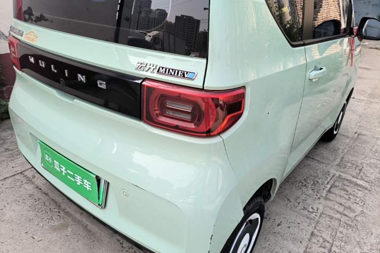 Used Wuling Hongguang MINIEV 2022 Macaron Premium Model – Lithium Iron Phosphate Right Rear Taillight