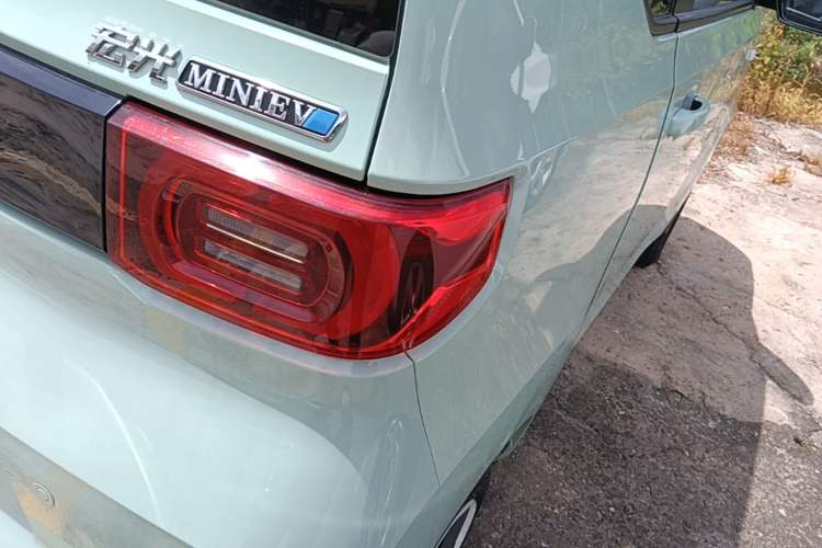 Used Wuling Hongguang MINIEV 2022 Macaron Premium Model – Lithium Iron Phosphate Right Rear Taillight