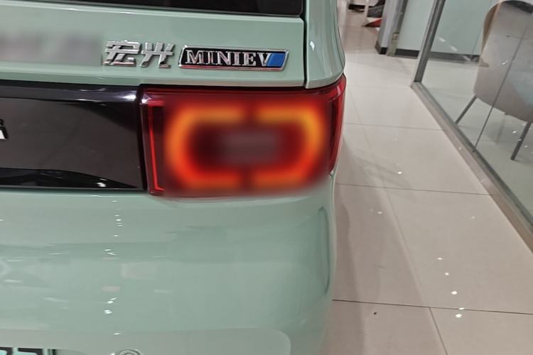 Used Wuling Hongguang MINIEV 2022 Macaron Premium Model – Lithium Iron Phosphate Right Rear Taillight
