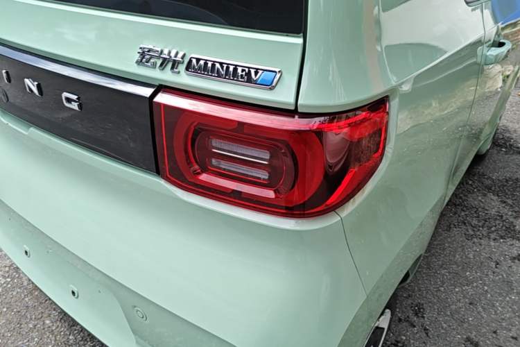 Used Wuling Hongguang MINIEV 2022 Macaron Fashion Model Lithium Iron Phosphate Right Rear Taillight