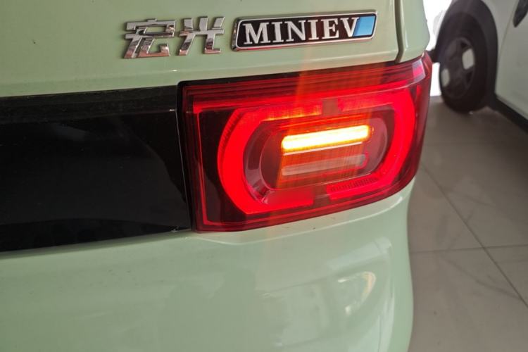 Used Wuling Hongguang MINIEV 2022 Macaron Premium Model – Lithium Iron Phosphate Right Rear Taillight
