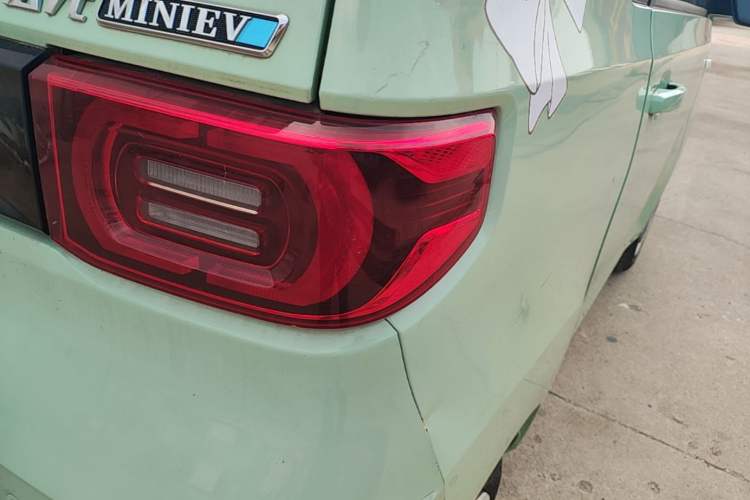 Used Wuling Hongguang MINIEV 2022 Macaron Fashion Edition Lithium-Nickel-Cobalt-Alpha-oxide Right Rear Taillight