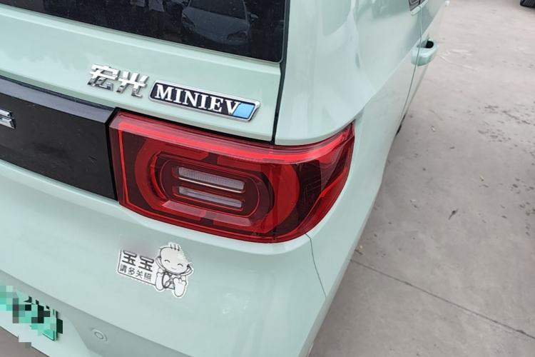 Used Wuling Hongguang MINIEV 2022 Macaron Premium Model – Lithium Iron Phosphate Right Rear Taillight