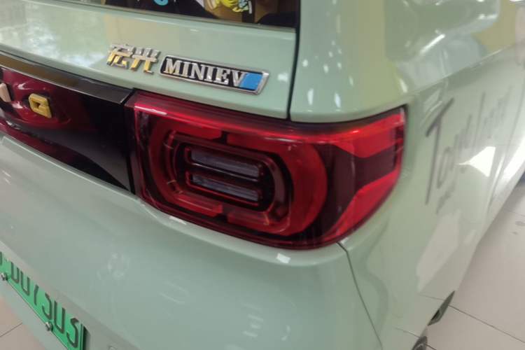 Used Wuling Hongguang MINIEV 2022 Macaron Premium Model – Lithium Iron Phosphate Right Rear Taillight