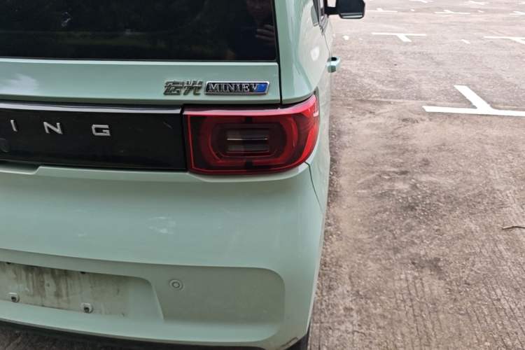 Used Wuling Hongguang MINIEV 2022 Macaron Premium Model – Lithium Iron Phosphate Right Rear Taillight