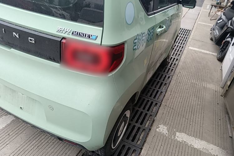 Used Wuling Hongguang MINIEV 2022 Macaron Premium Model – Lithium Iron Phosphate Right Rear Taillight