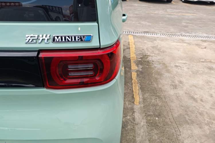 Used Wuling Hongguang MINIEV 2022 Macaron Fashion Model Lithium Iron Phosphate Right Rear Taillight