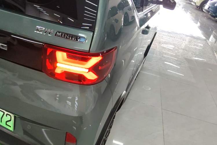 Used Wuling Hongguang MINIEV 2022 GAMEBOY 200km Gaming Edition with Lithium Iron Phosphate Right Rear Taillight