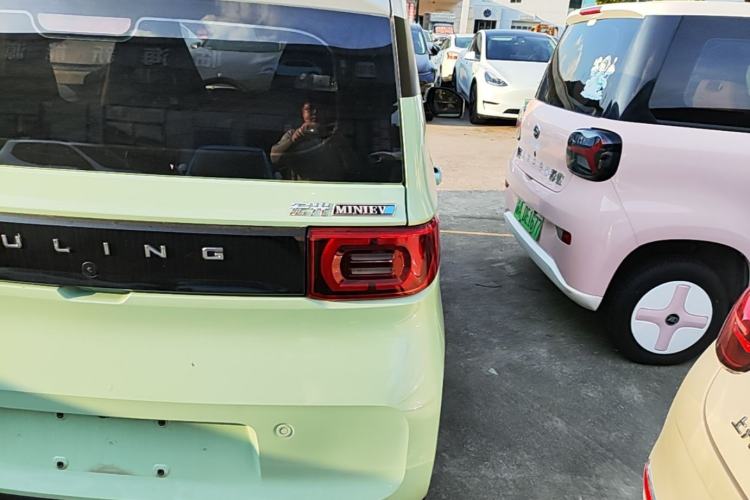 Used Wuling Hongguang MINIEV 2022 Macaron Premium Model – Lithium Iron Phosphate Right Rear Taillight