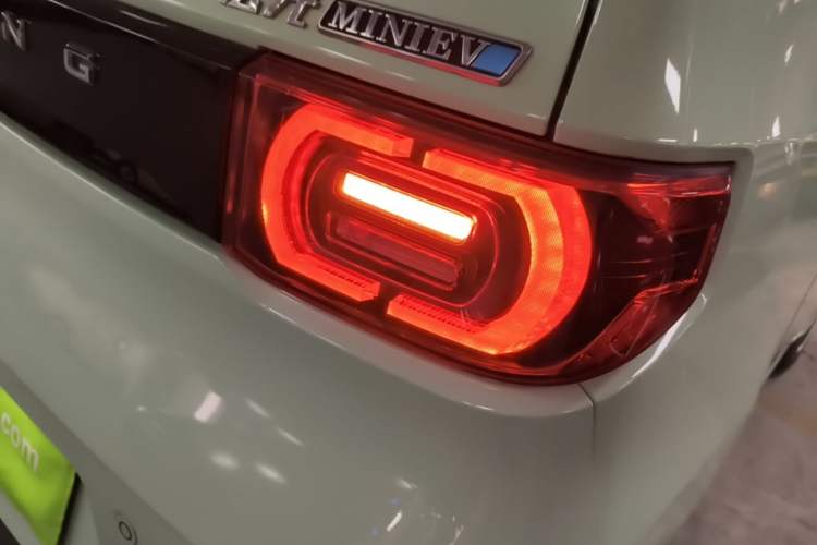 Used Wuling Hongguang MINIEV 2022 Enjoy Edition Lithium Iron Phosphate Right Rear Taillight