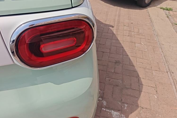 Used Wuling Hongguang MINIEV 2022 Macaron Fashion Model Lithium Iron Phosphate Right Rear Taillight
