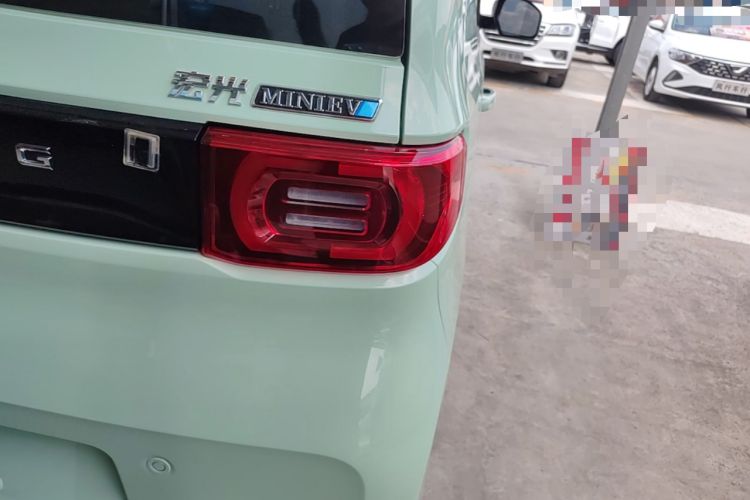 Used Wuling Hongguang MINIEV 2022 Macaron Premium Model – Lithium Iron Phosphate Right Rear Taillight