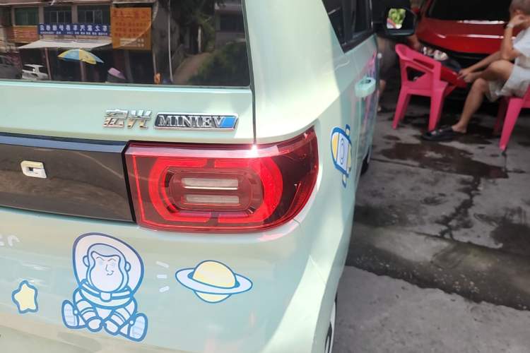 Used Wuling Hongguang MINIEV 2022 Macaron Premium Model – Lithium Ternary Battery Right Rear Taillight