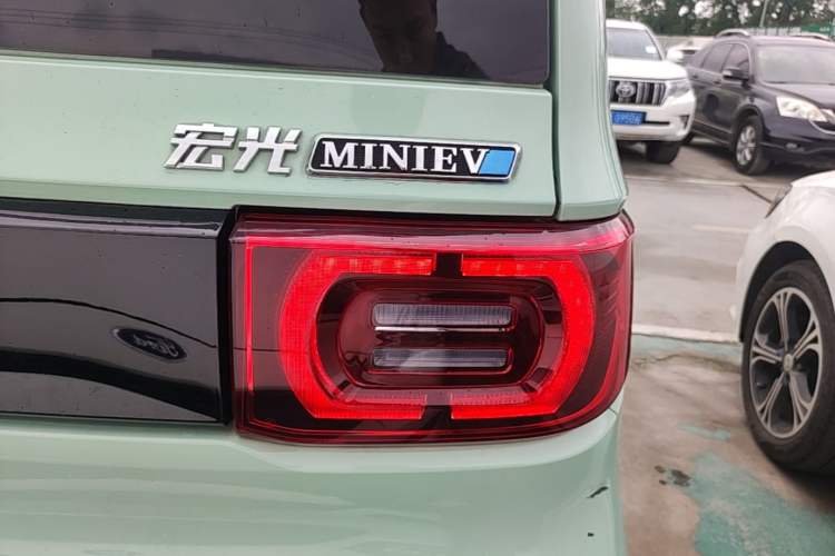 Used Wuling Hongguang MINIEV 2022 Macaron Premium Model – Lithium Iron Phosphate Right Rear Taillight