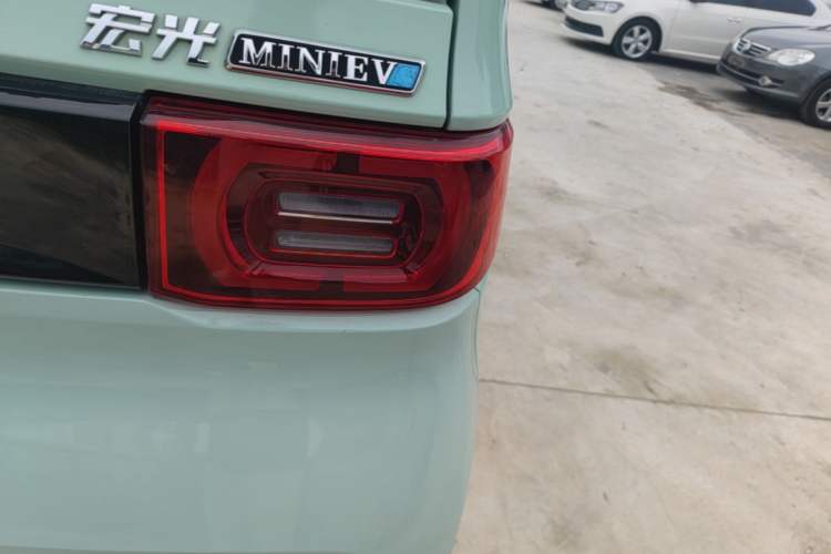 Used Wuling Hongguang MINIEV 2022 Macaron Premium Model – Lithium Iron Phosphate Right Rear Taillight