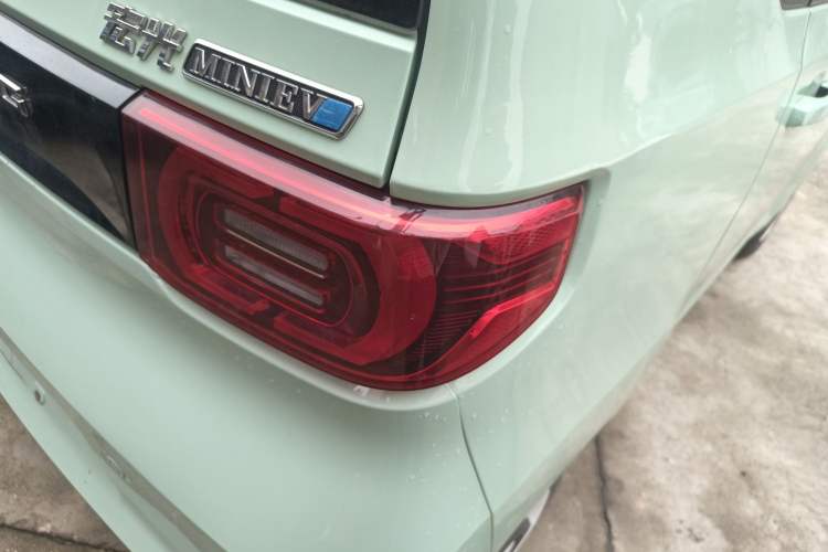 Used Wuling Hongguang MINIEV 2022 Macaron Colorful Edition Lithium-Ion Battery Right Rear Taillight
