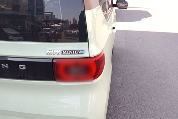 Used Wuling Hongguang MINIEV 2022 Macaron Premium Model – Lithium Iron Phosphate Right Rear Taillight